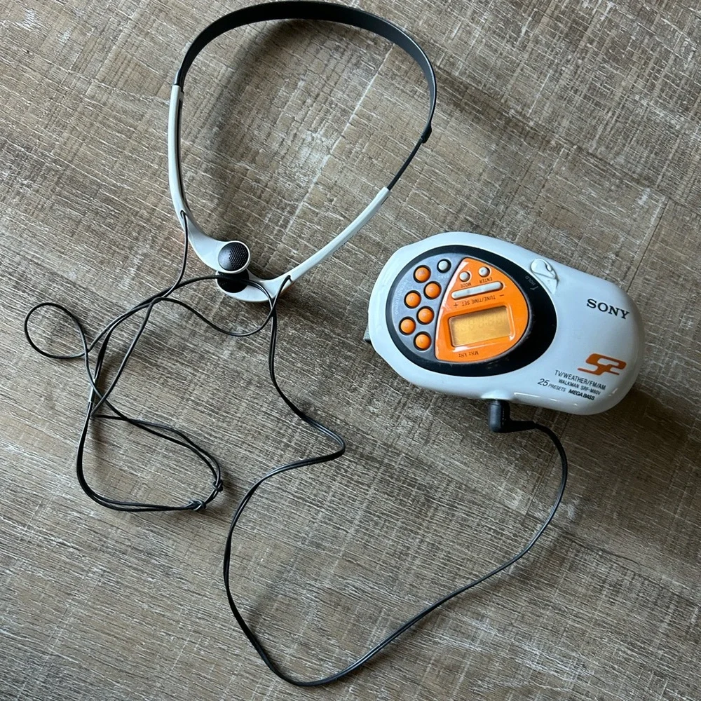 Sony Walkman S2 Sports Digital Radio TV Weather FM-AM SRF M80V +Strap Headphones